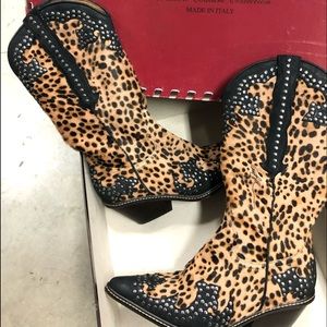 Ladies 71/2  Italian boots